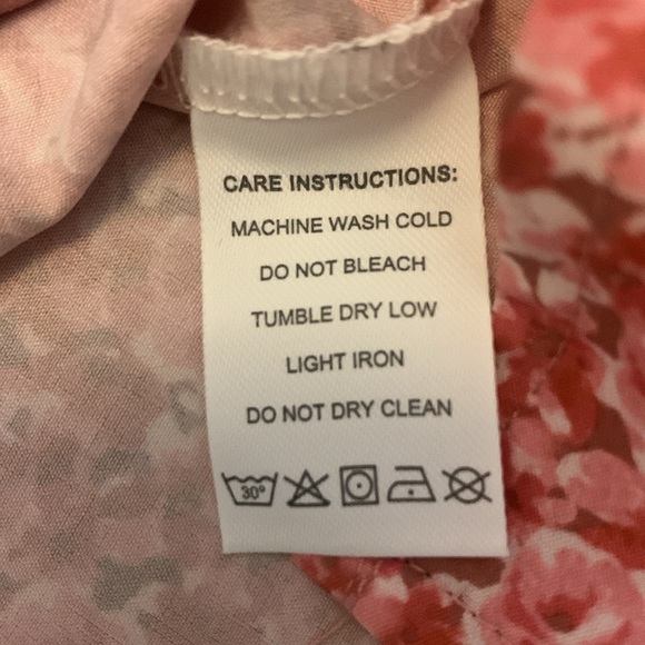 NWT! Women’s Button-Down Floral Tank - Size M - Picture 5 of 8